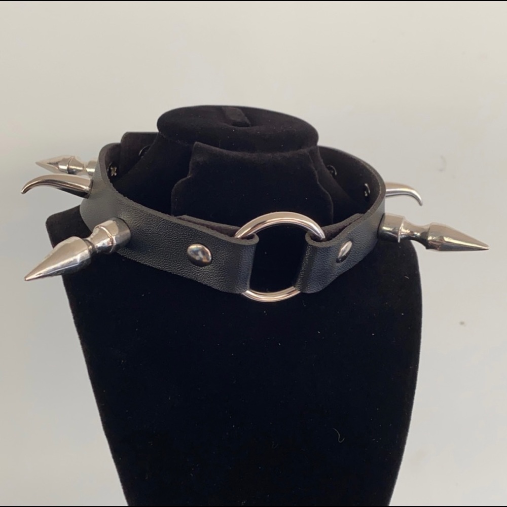 Spikey Boi Choker